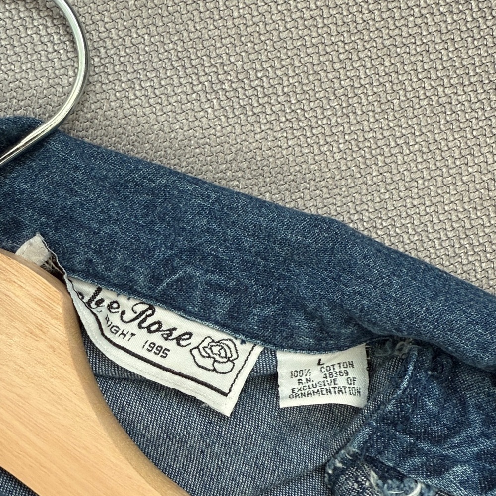 90’ Vintage Blue Denim Jacket with Patterned Accents - Picture 10 of 13